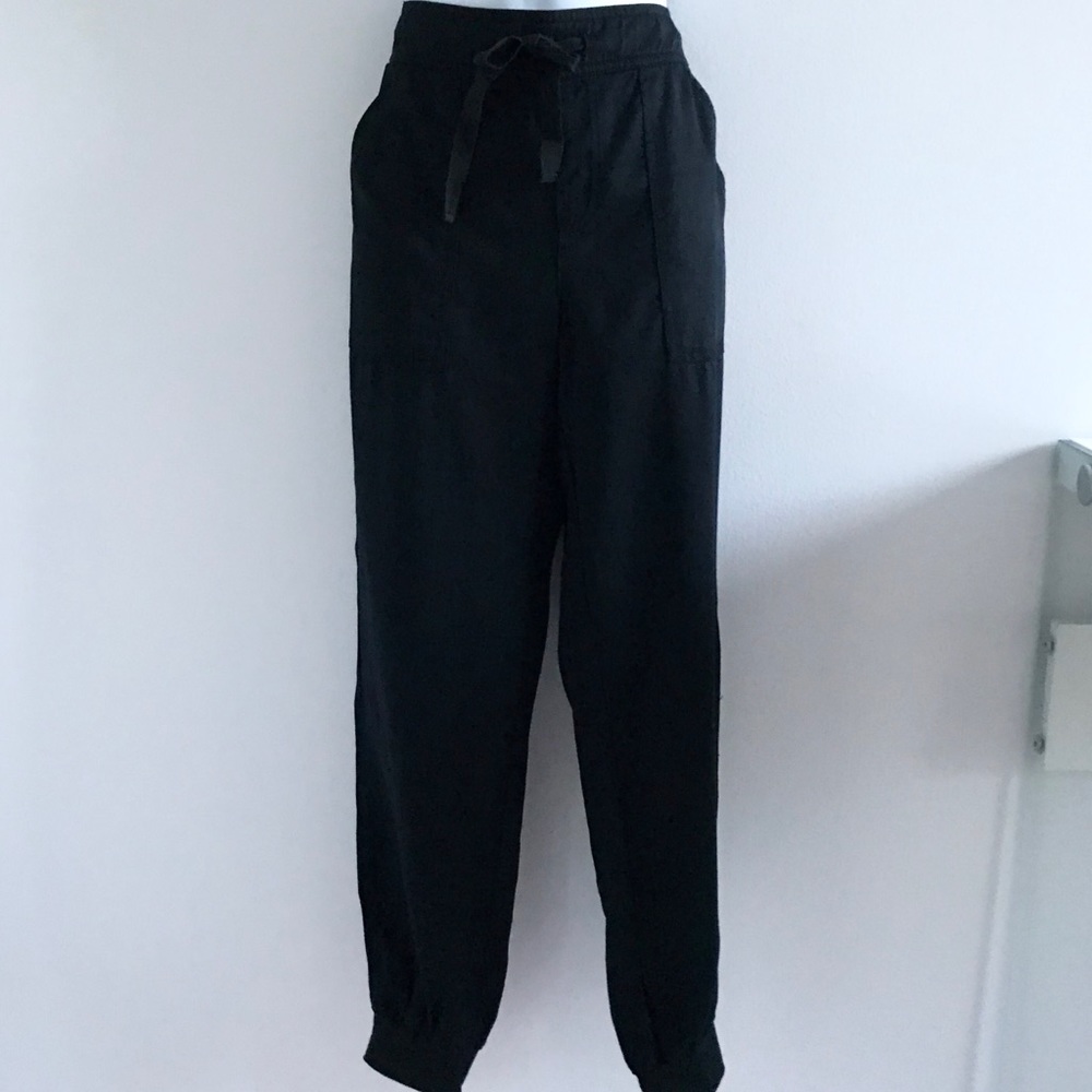 Forever 21 Contemporary Black Pants Long Woven Summer Pants Cuffed Bottom